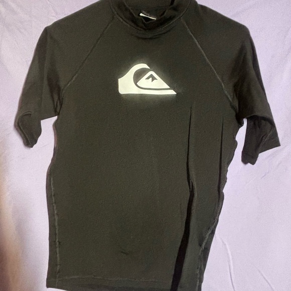 Quiksilver Black Rash Guard - Picture 2 of 5